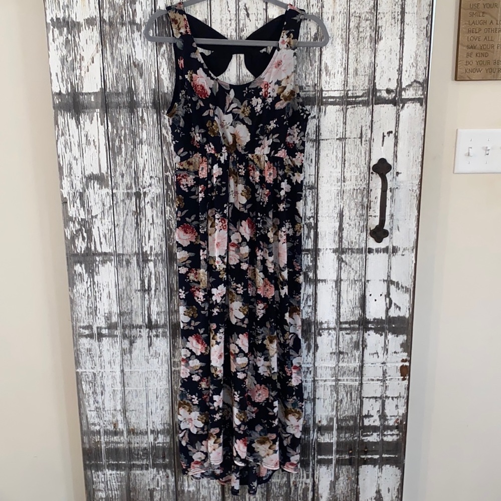 Maternity Sirenlily black floral back bow midi dress